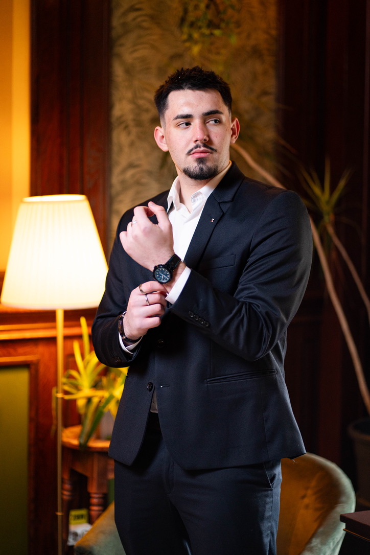 Bogdan Hreban — costum